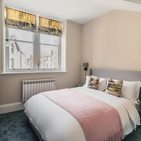 The Old Fire Station: Heart Of Apartment